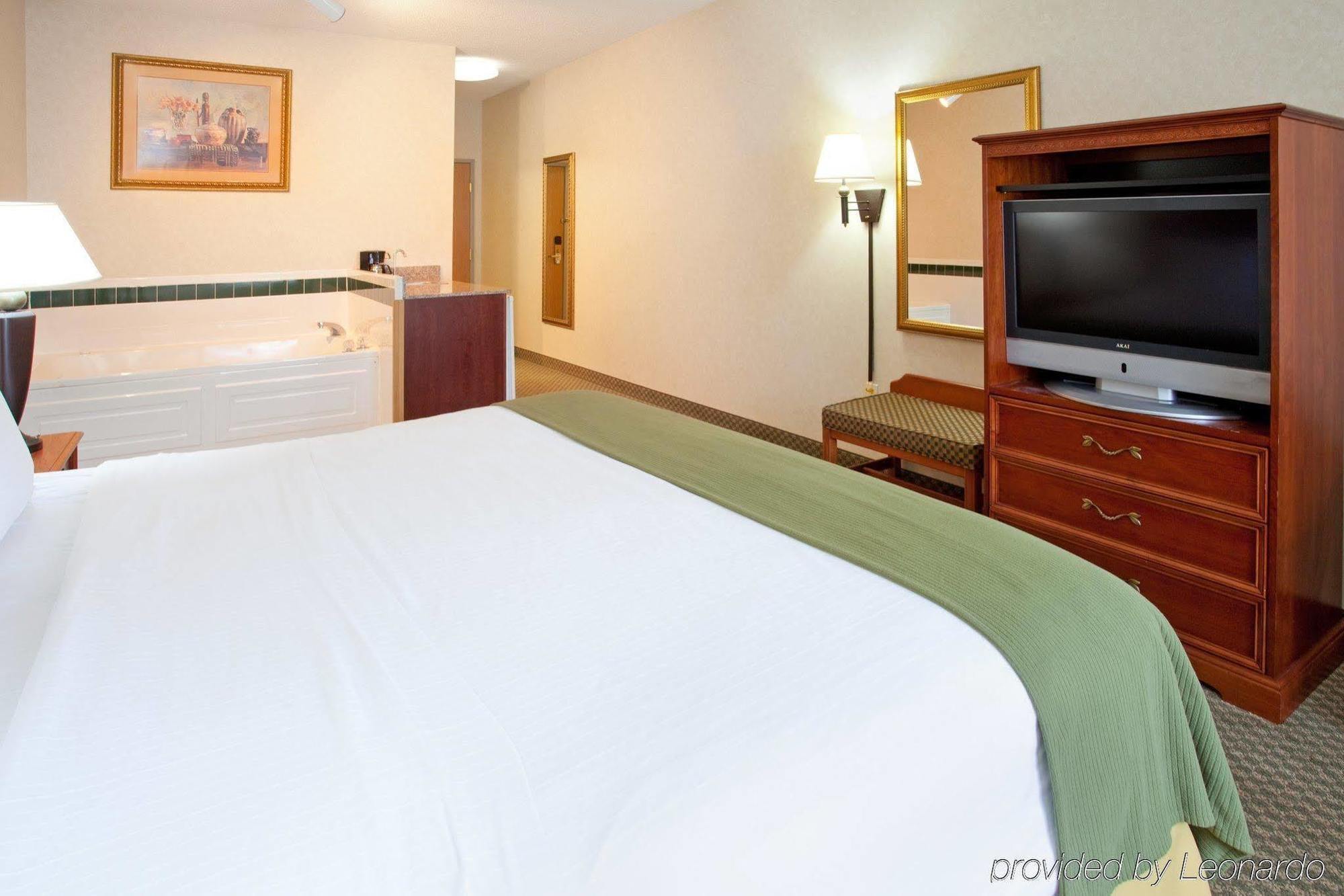 Holiday Inn Express Hotel & Suites Elkhart-South, An Ihg Hotel Oda fotoğraf
